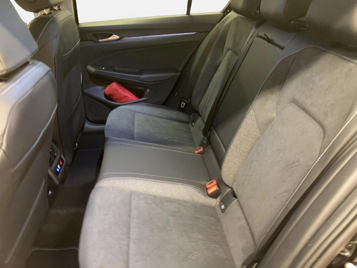 Volkswagen Golf VIII Lim. 1.5 eTSI Style | SOFORT VERFÜGBAR !