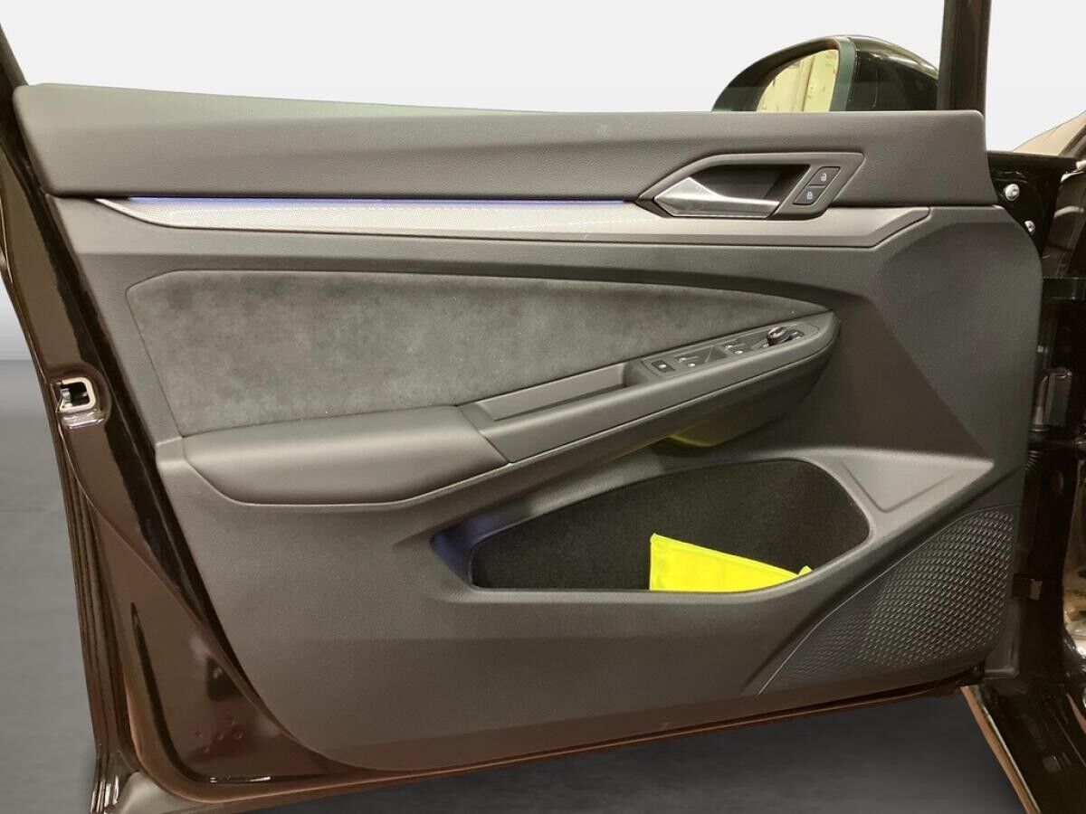 Volkswagen Golf VIII Lim. 1.5 eTSI Style | SOFORT VERFÜGBAR !