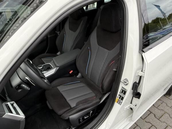 BMW 330 e xDrive Touring M Sport //AHK Pano FACELIFT