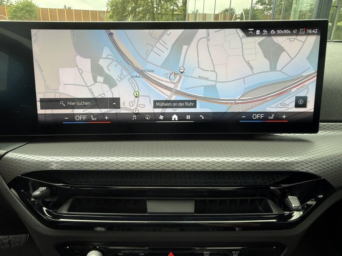 BMW 330 e xDrive Touring M Sport //AHK Pano FACELIFT BMW 330 e xDrive Touring M Sport //AHK Pano FACELIFT