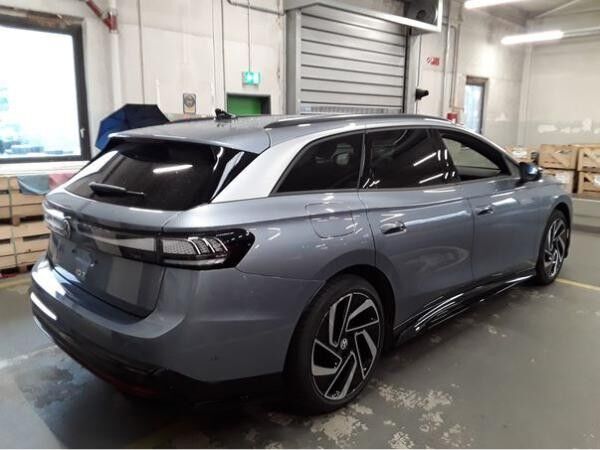 Volkswagen ID.7 Tourer Pro 210 kW - Matrix-LED HUD AHK ACC Navi Area View Wärmepumpe LM DAB+ SHZ App-Connect