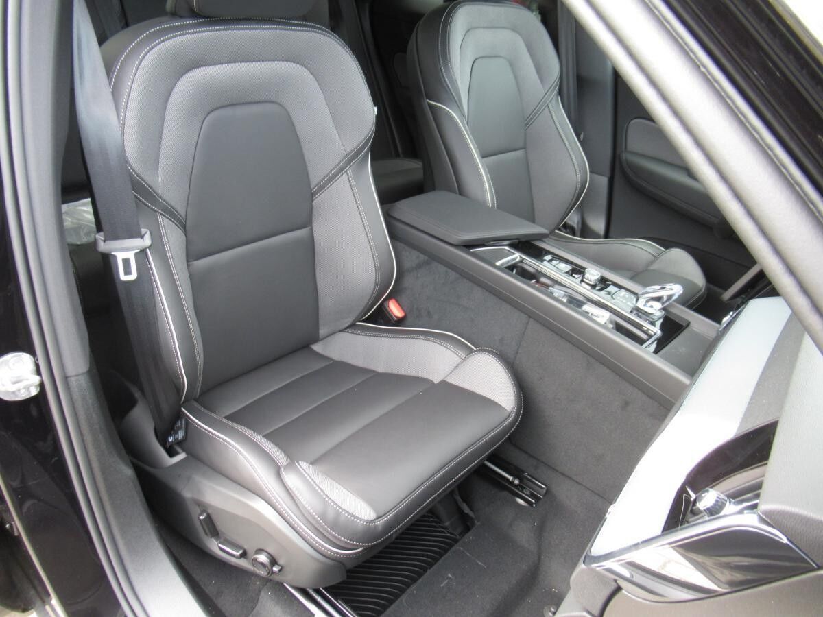 Volvo XC60 B5 AWD Black Edition Plus Facelift Lagom*GEWERBEKUNDEN AKTION*