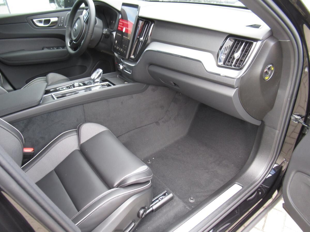 Volvo XC60 B5 AWD Black Edition Plus Facelift Lagom*GEWERBEKUNDEN AKTION*