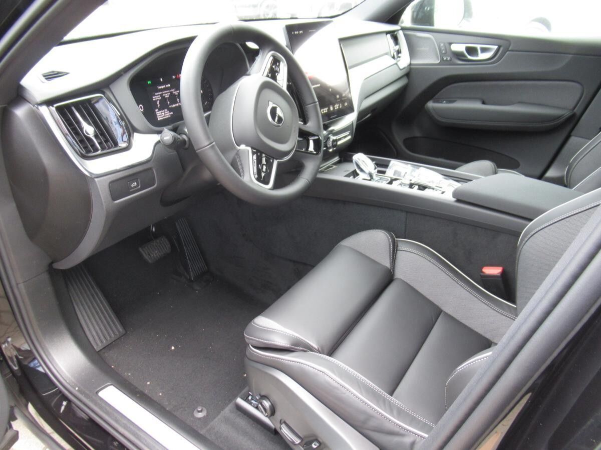 Volvo XC60 B5 AWD Black Edition Plus Facelift Lagom*GEWERBEKUNDEN AKTION*