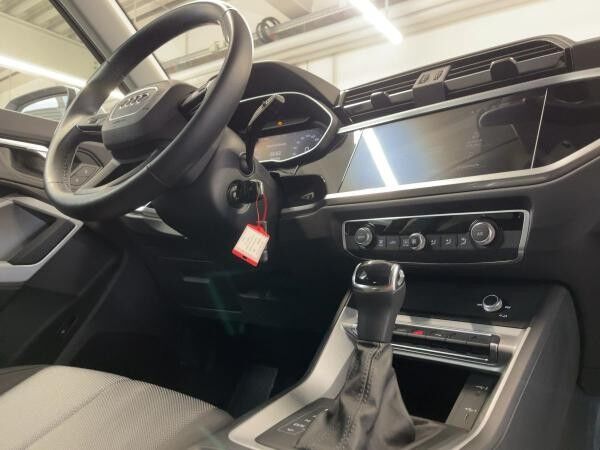Audi Q3 45 TFSIe DAB Smartphone Interface PDC