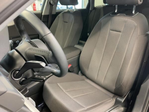 Audi A4 Avant 35 TFSI advanced AHK LED Kamera Navi
