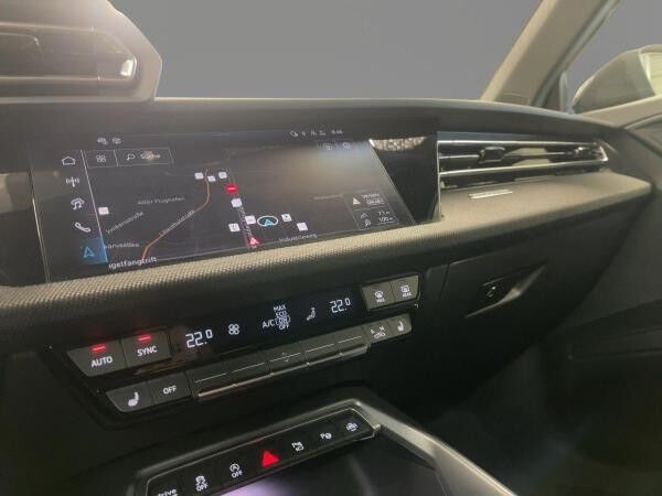 Audi S3 Sportback 2.0 TFSI Kamera virtual Navi Teilleder