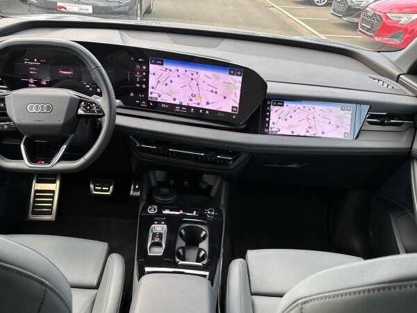 Audi Q6 e-tron quattro MMI Matrix Digi-Cockpit