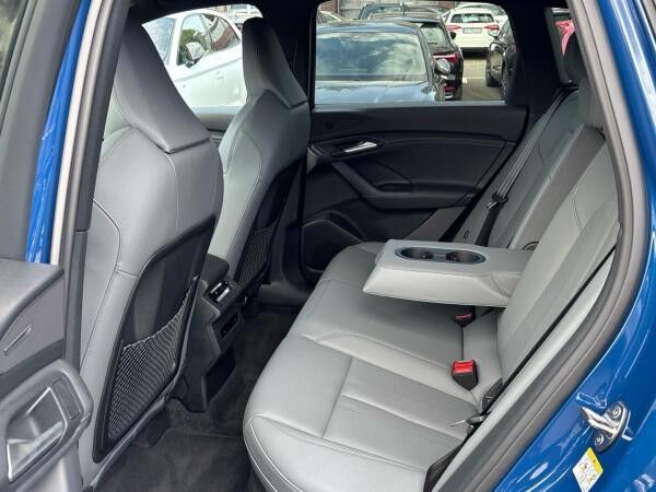 Audi Q6 e-tron quattro MMI Matrix Digi-Cockpit