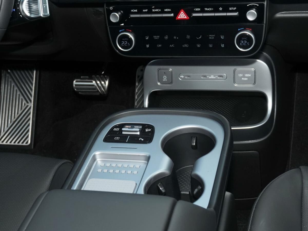 Hyundai IONIQ 9 UNIQ LEDER HuD 360° MATRIX PANO CARPLAY