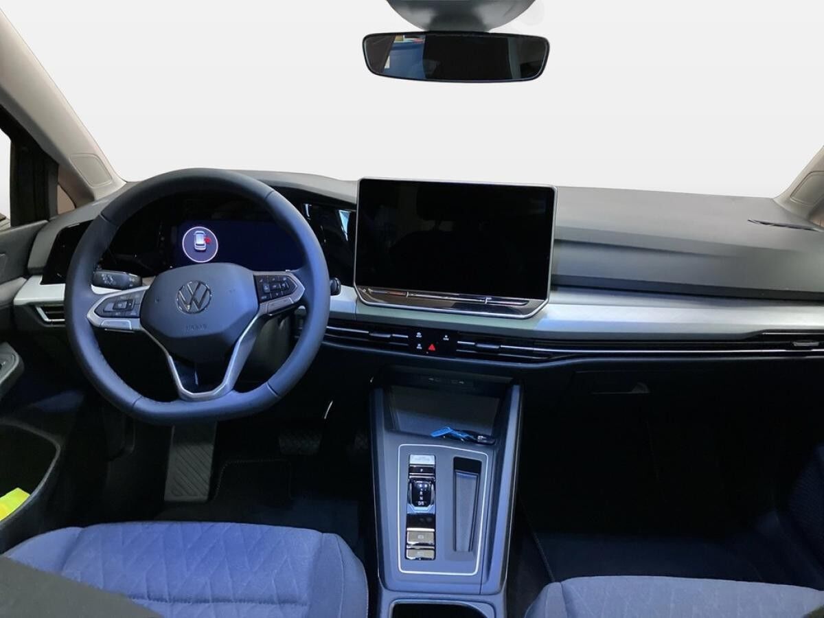 Volkswagen Golf VIII Lim. Life 1.5 l eTSI | SOFORT VERFÜGBAR !