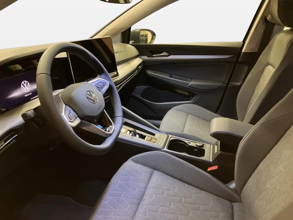 Volkswagen Golf VIII Lim. Life 1.5 l eTSI | SOFORT VERFÜGBAR !