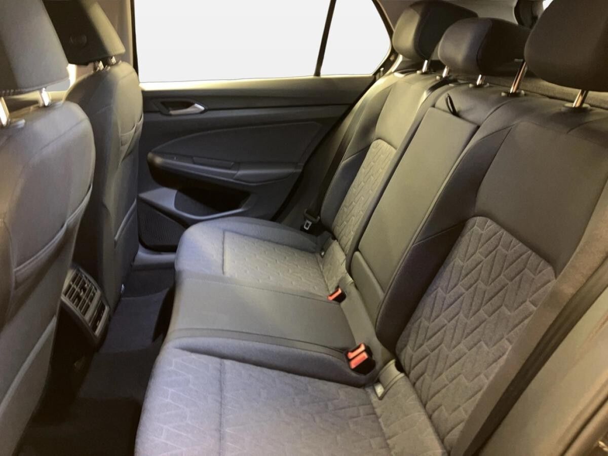 Volkswagen Golf VIII Lim. Life 1.5 l eTSI | SOFORT VERFÜGBAR !