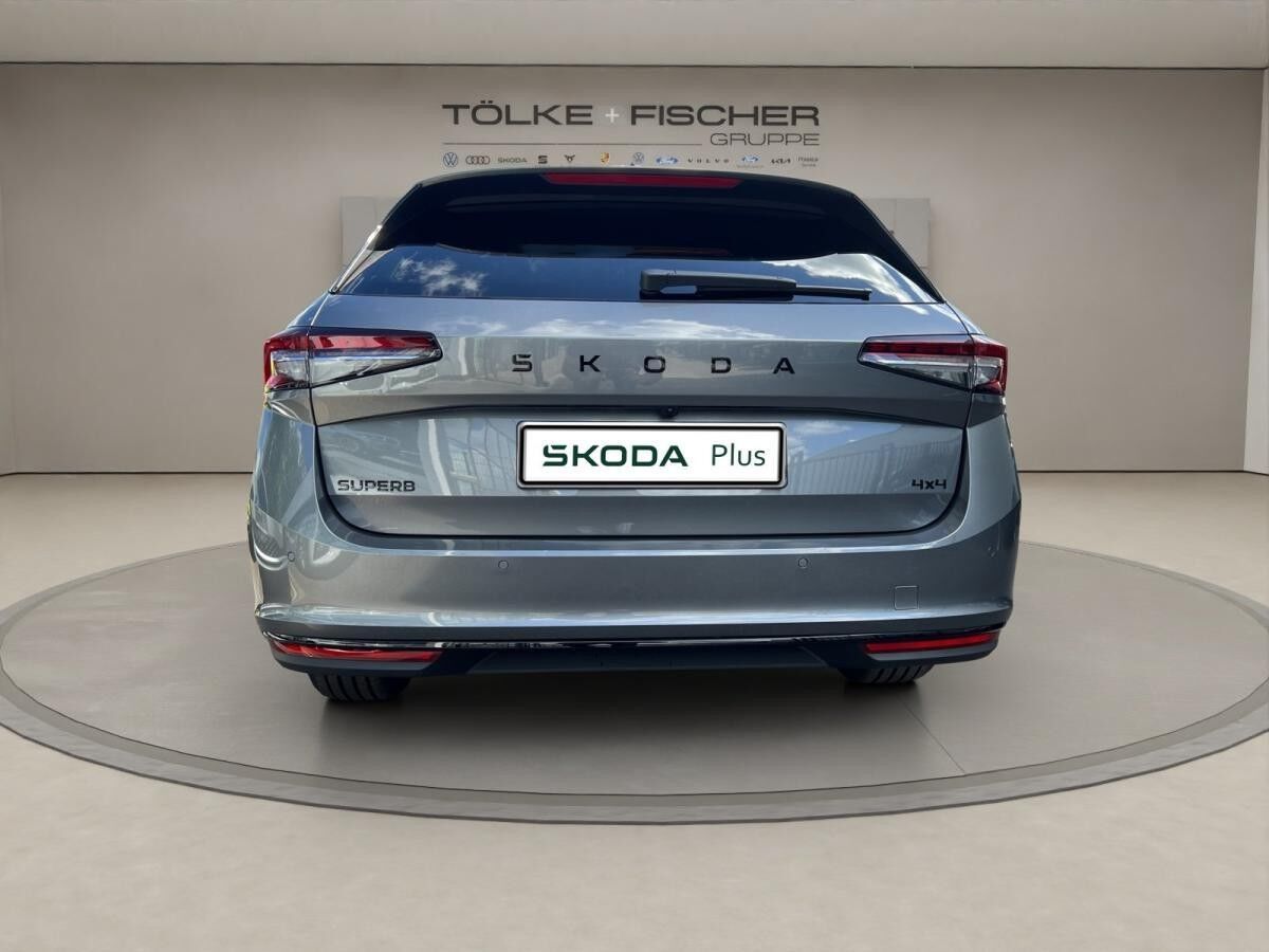Skoda Superb Combi Sportline SOFORT VERFÜGBAR! Navi DCC PANO AHK eHeck