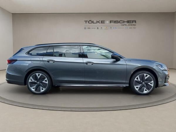 Skoda Superb Combi Sportline Navi DCC PANO AHK eHeck