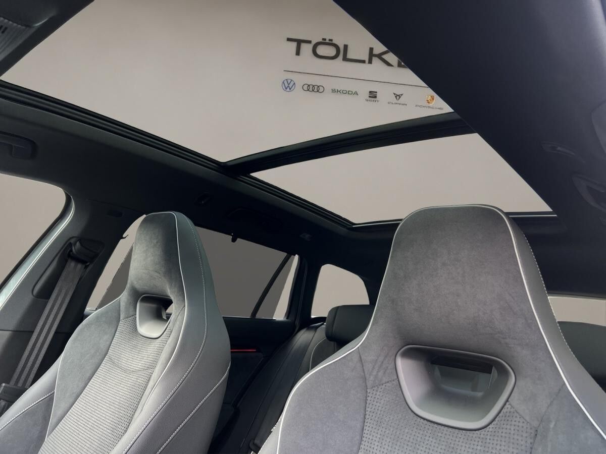 Skoda Superb Combi Sportline SOFORT VERFÜGBAR! Navi DCC PANO AHK eHeck