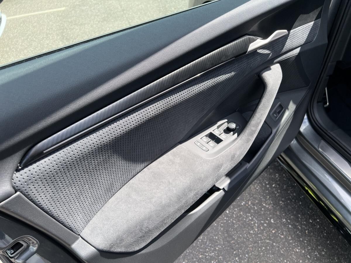 Skoda Superb Combi Sportline SOFORT VERFÜGBAR! Navi DCC PANO AHK eHeck