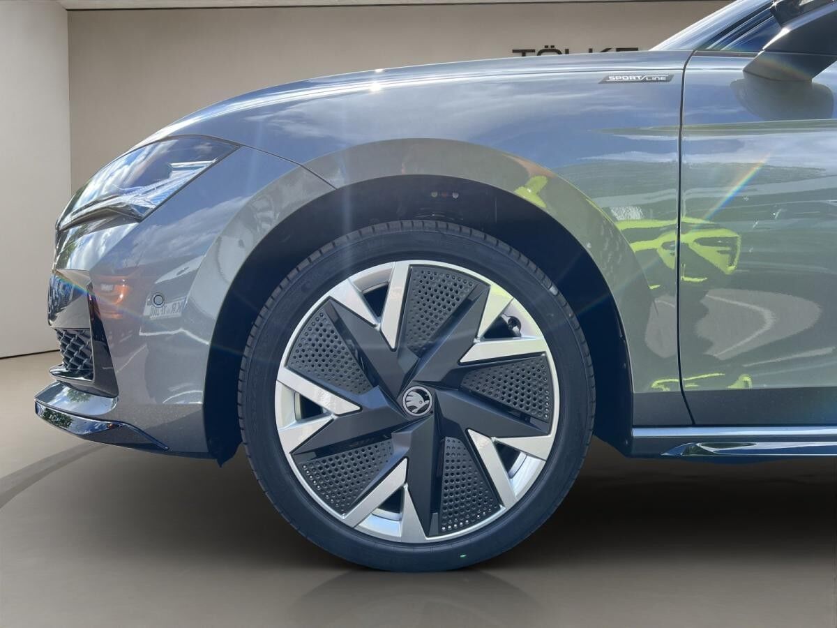 Skoda Superb Combi Sportline SOFORT VERFÜGBAR! Navi DCC PANO AHK eHeck