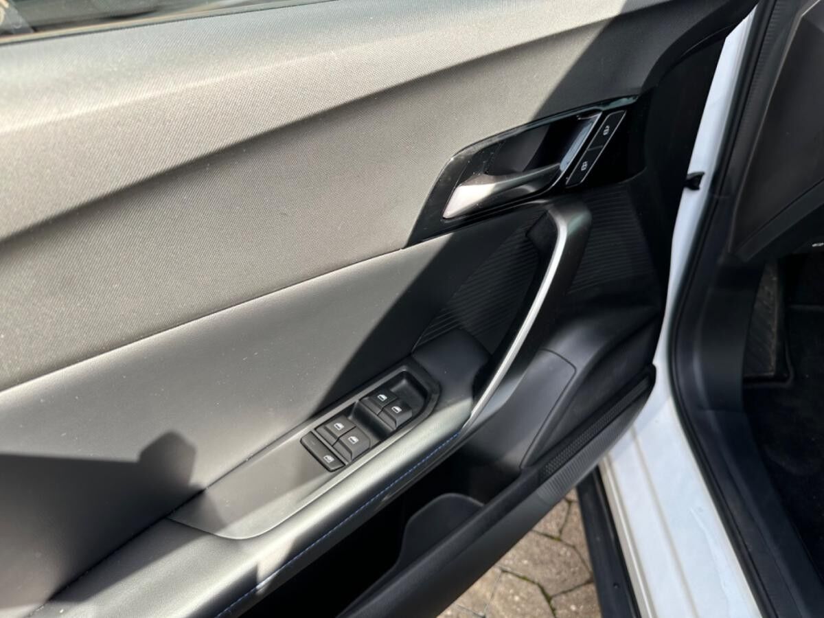 MG MG4 4 Standard h SpurH LED KlimaA PDC ACC