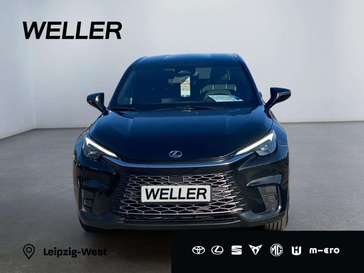 Lexus LBX Elegant Black Edition | FWD | Komfort Paket | sofort verfügbar Lexus LBX Elegant Black Edition | FWD | Komfort Paket | sofort verfügbar