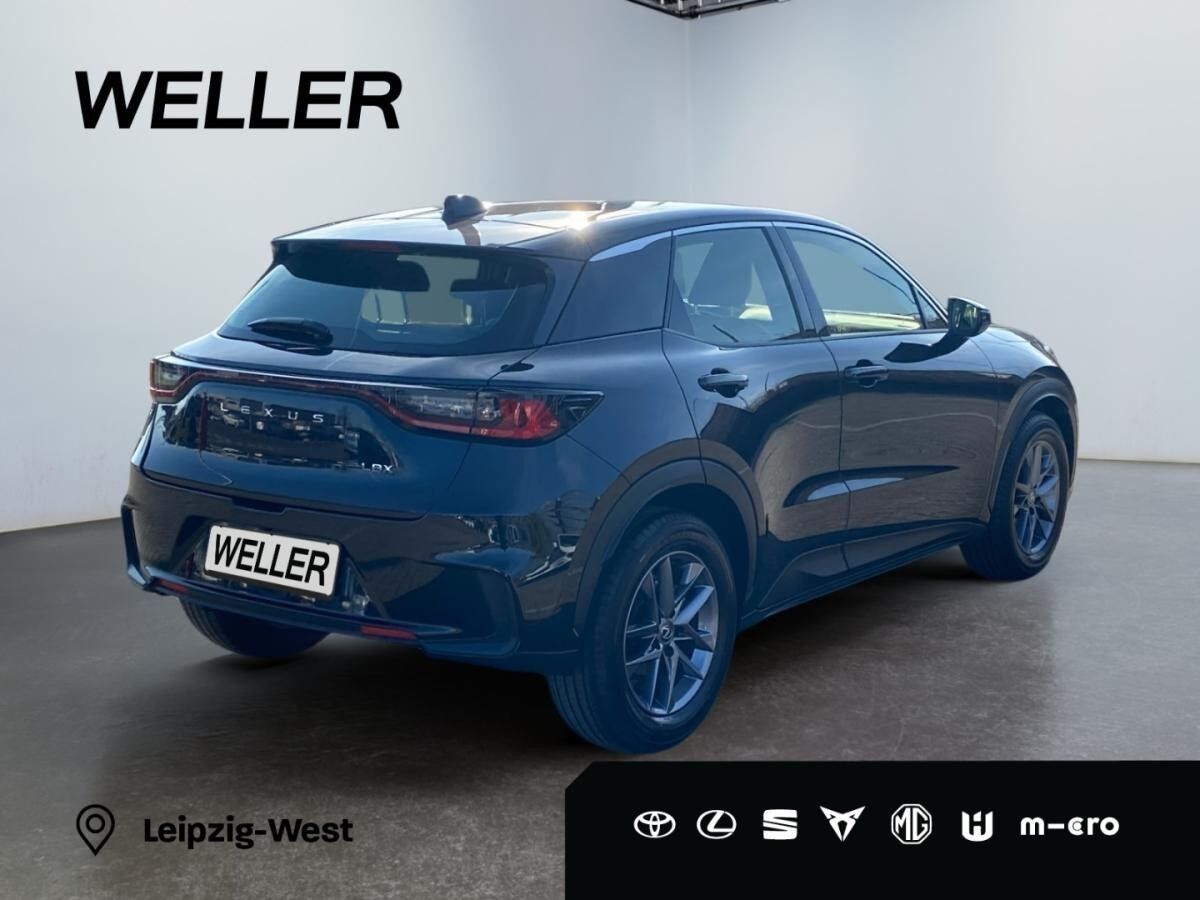 Lexus LBX Elegant Black Edition | FWD | Komfort Paket | sofort verfügbar Lexus LBX Elegant Black Edition | FWD | Komfort Paket | sofort verfügbar