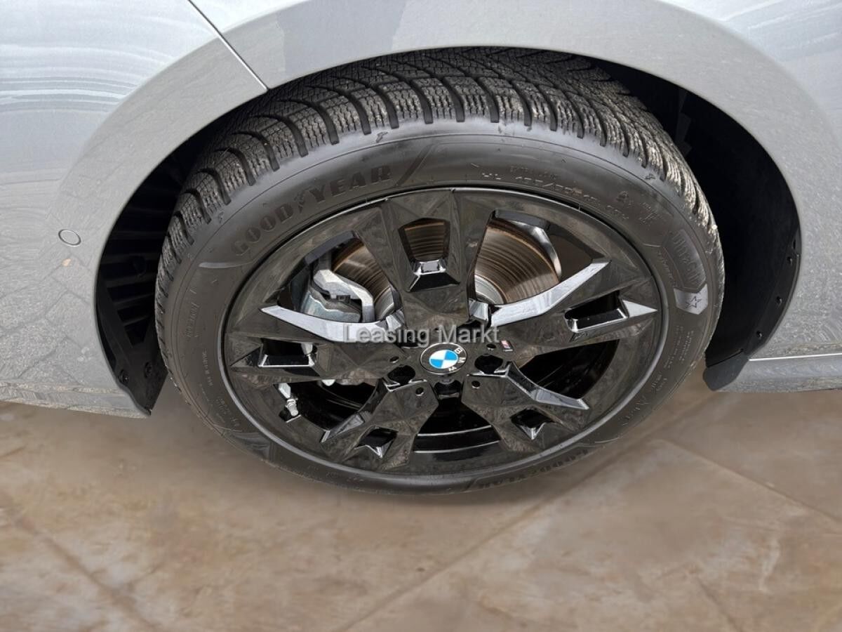 BMW 120 M Sport / NP= 51.220,- / AHK / Bowers /