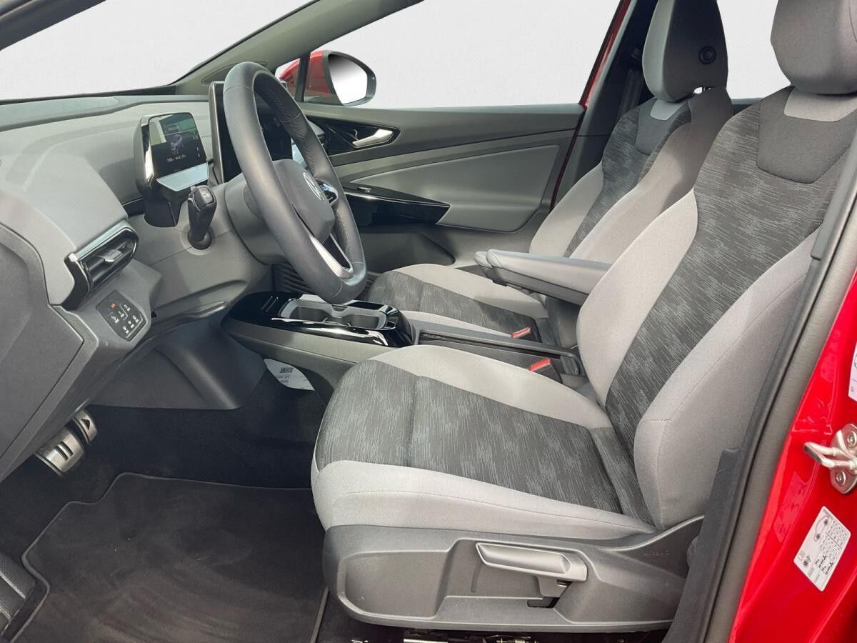 Volkswagen ID.4 Pure Allwetterreifen Wärmepumpe Navi