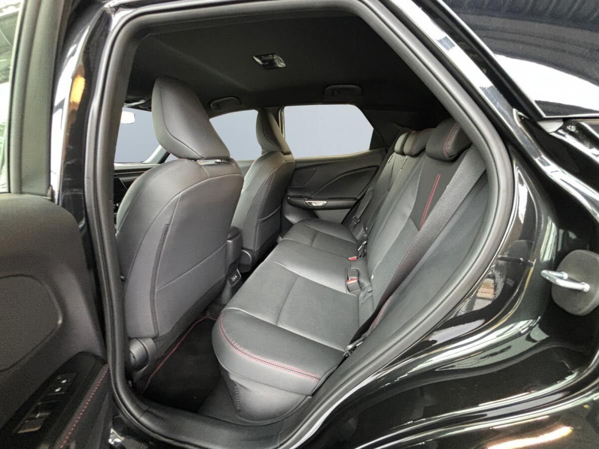 Lexus LBX Elegant Black Edition | FWD | Komfort Paket | sofort verfügbar Lexus LBX Elegant Black Edition | FWD | Komfort Paket | sofort verfügbar