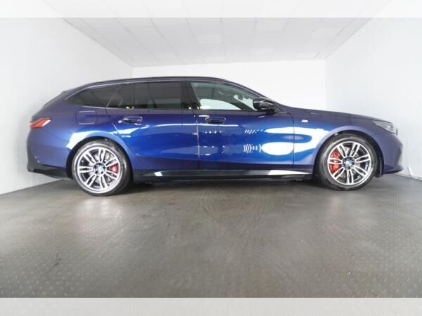 BMW i5 M60 xDr Touring M Sport Pro AHK,360 GRAD KAMERA,SITZBELÜFTUNG,AUTOBAHNASSISTENT,GLASDACH