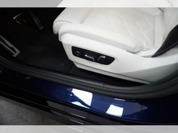 BMW i5 M60 xDr Touring M Sport Pro AHK,360 GRAD KAMERA,SITZBELÜFTUNG,AUTOBAHNASSISTENT,GLASDACH