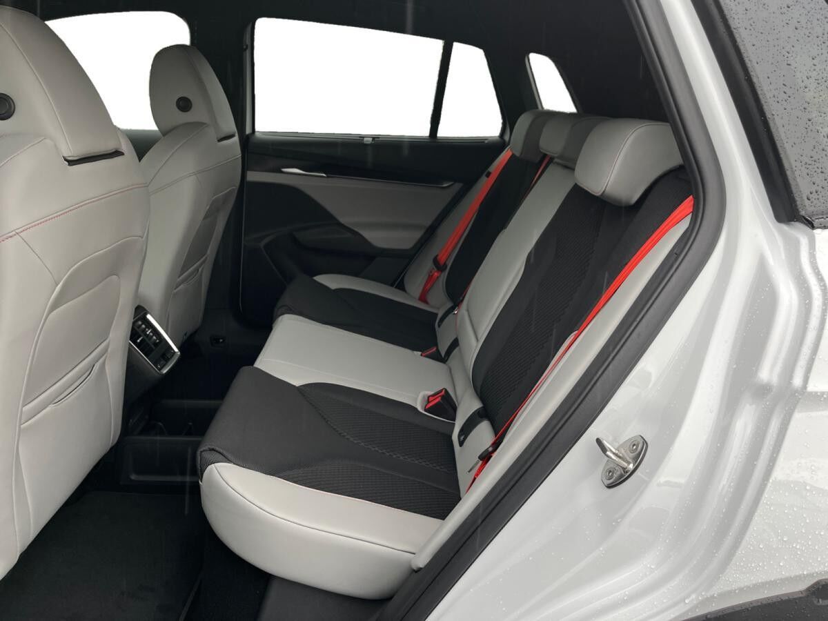 Skoda Elroq 85 First Edition Sport MAXX AHK HuD Wärmep