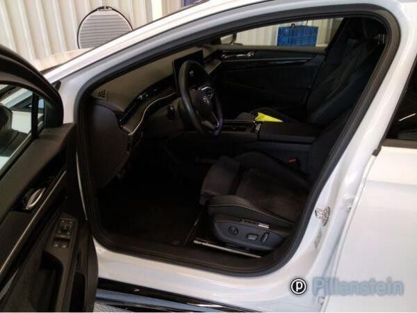 Volkswagen ID.7 Pro Tourer MATRIX+AHK+ERGO+NAVI+ALU20+MASSA