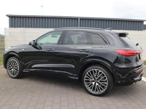 Audi Q5 SUV TDI quattro S line edition one*AHK*PANO*