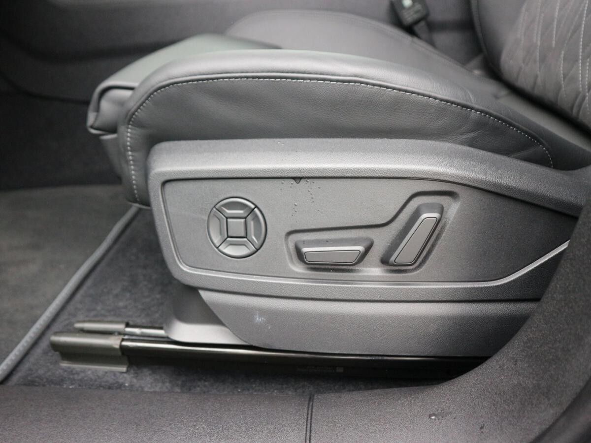 Audi Q5 SUV TDI quattro*S line*TECH PRO*MEMORY*LUFT* Audi Q5 SUV TDI quattro*S line*TECH PRO*MEMORY*LUFT*