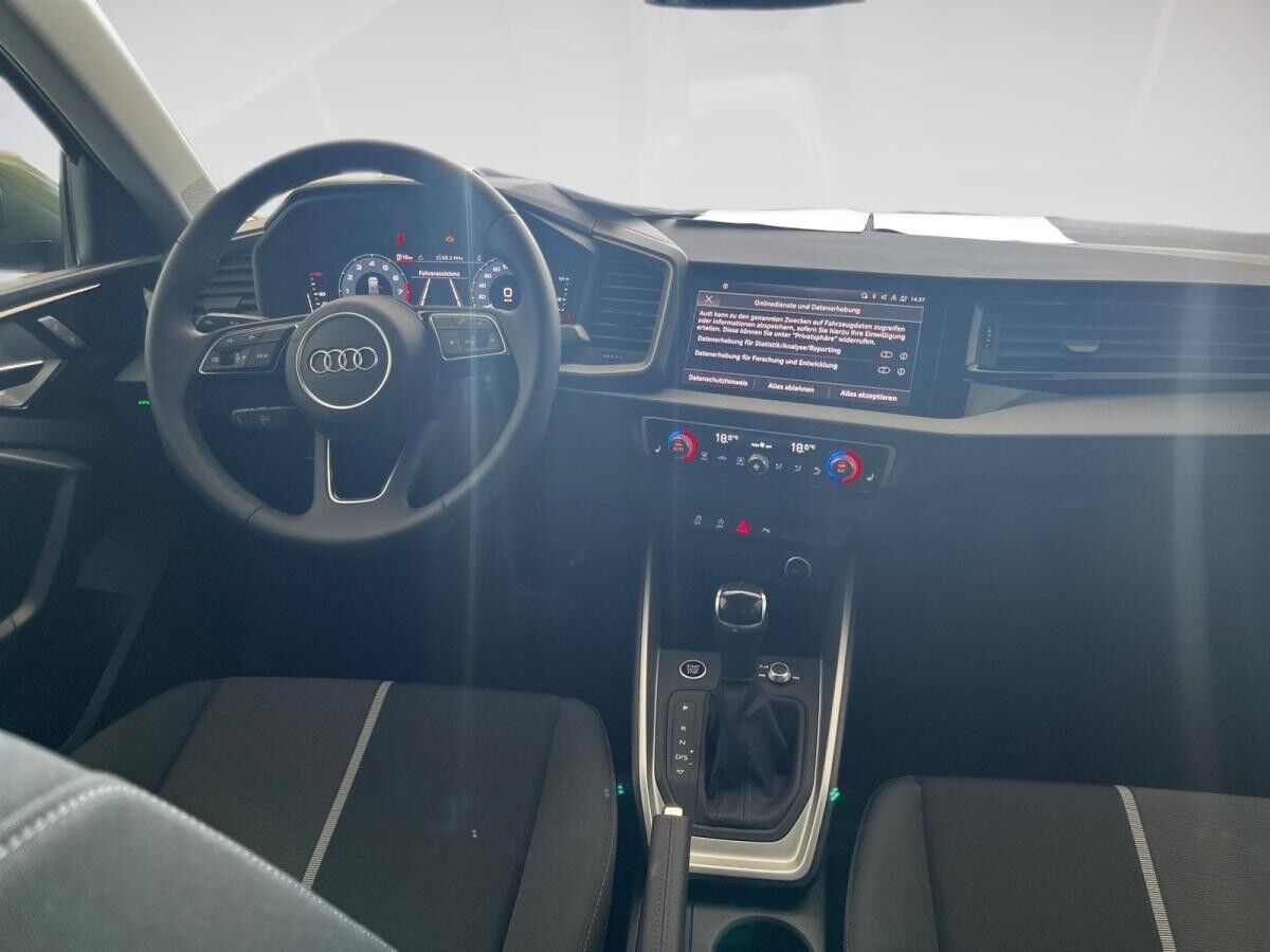 Audi A1 Sportback advanced 30TFSI PDC,KAMERA,LED,SHZ,GRA,17ALU,5J-GARANTIE