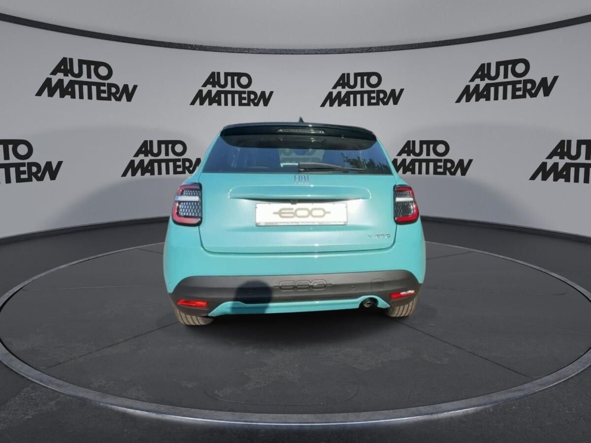 Fiat 600 Hybrid NAVI|LED|SHZ|CarPlay|Bluetooth|USB