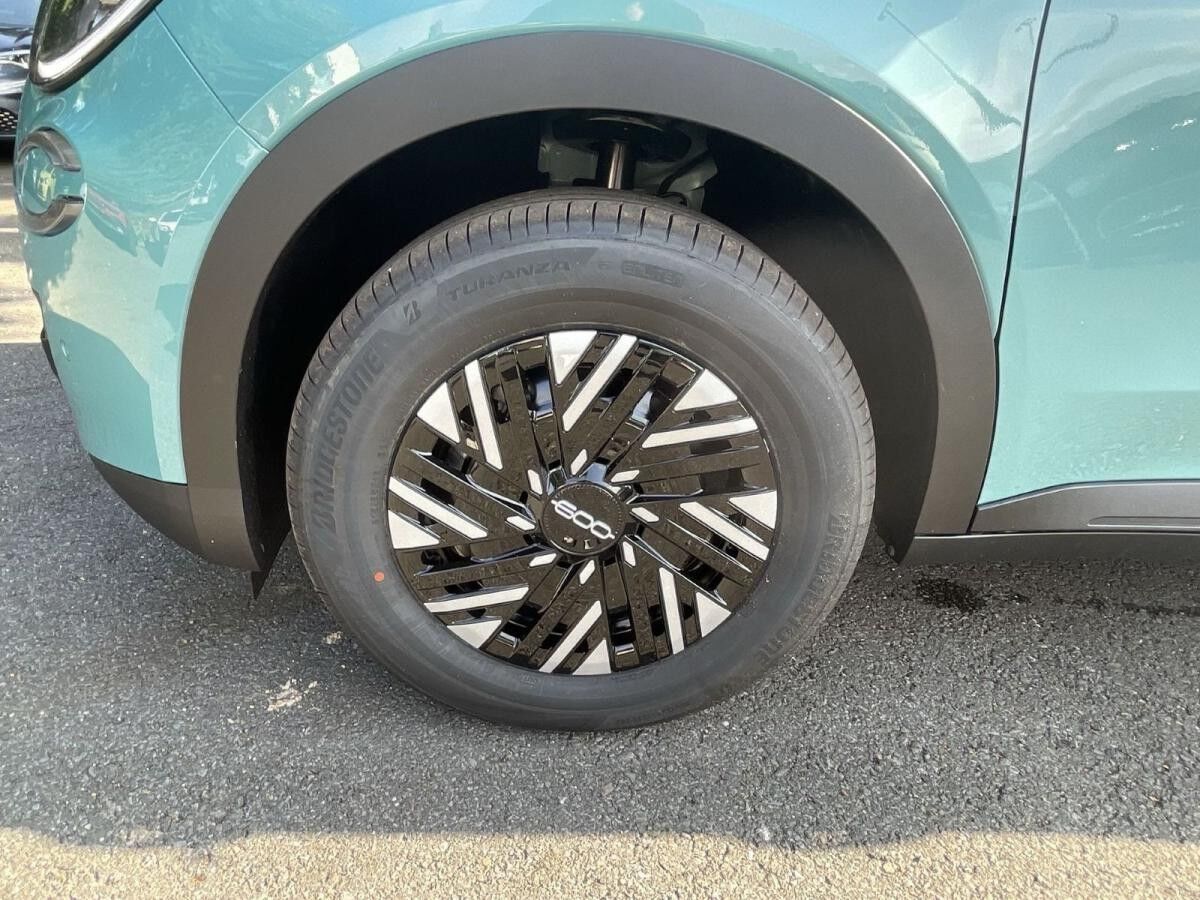 Fiat 600 Hybrid NAVI|LED|SHZ|CarPlay|Bluetooth|USB