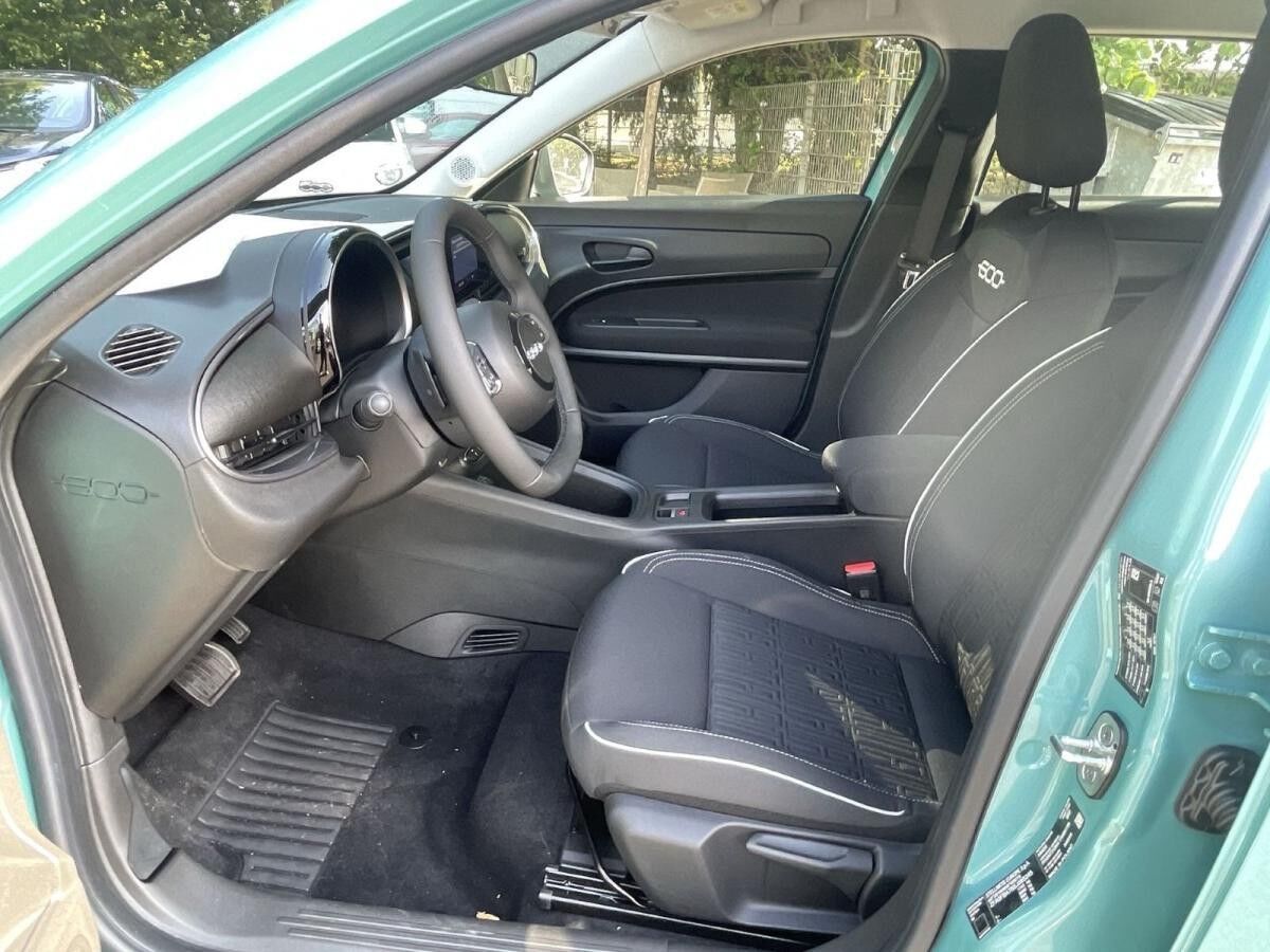 Fiat 600 Hybrid NAVI|LED|SHZ|CarPlay|Bluetooth|USB