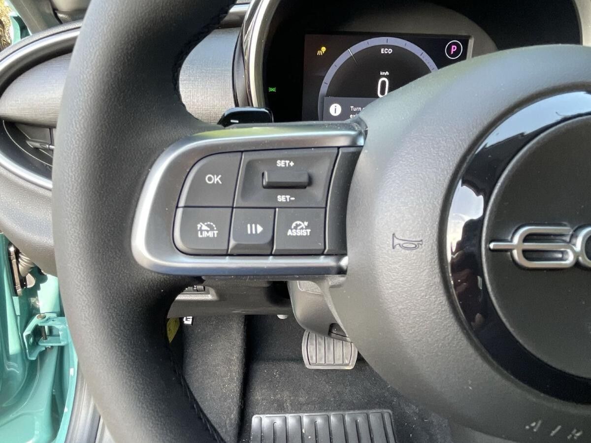 Fiat 600 Hybrid NAVI|LED|SHZ|CarPlay|Bluetooth|USB