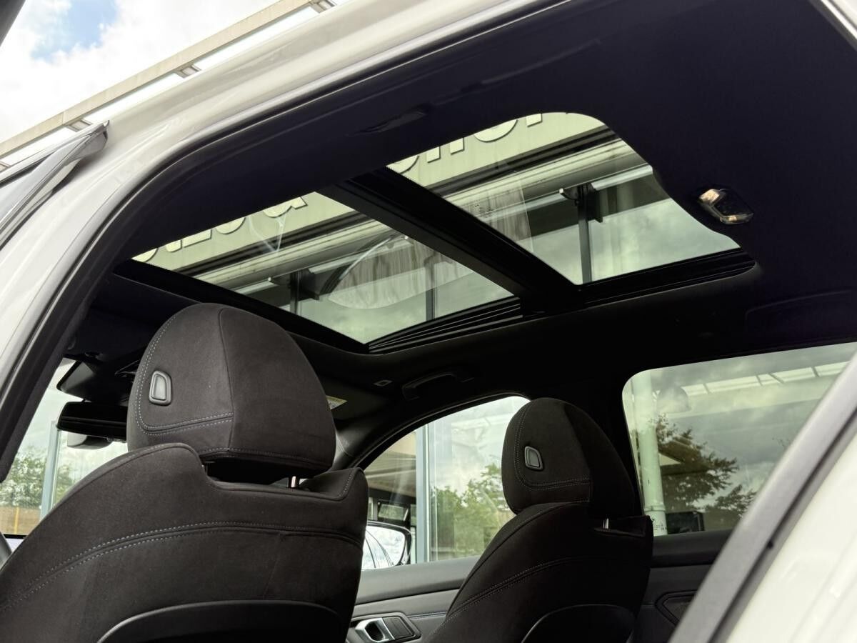 BMW 330 e xDrive Touring M Sportpaket /AHK FACELIFT