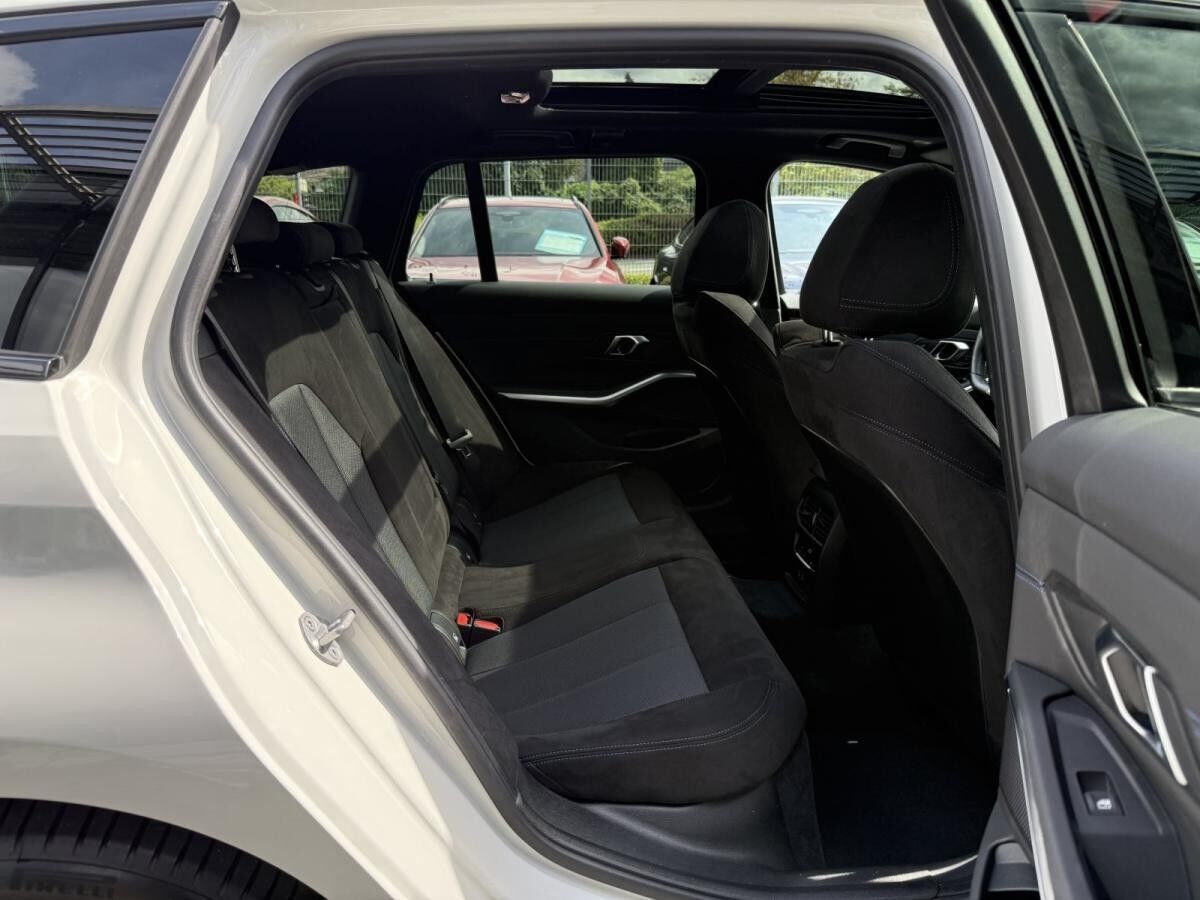 BMW 330 e Touring M Sportpaket Stop&Go FACLIFT BMW 330 e Touring M Sportpaket Stop&Go FACLIFT