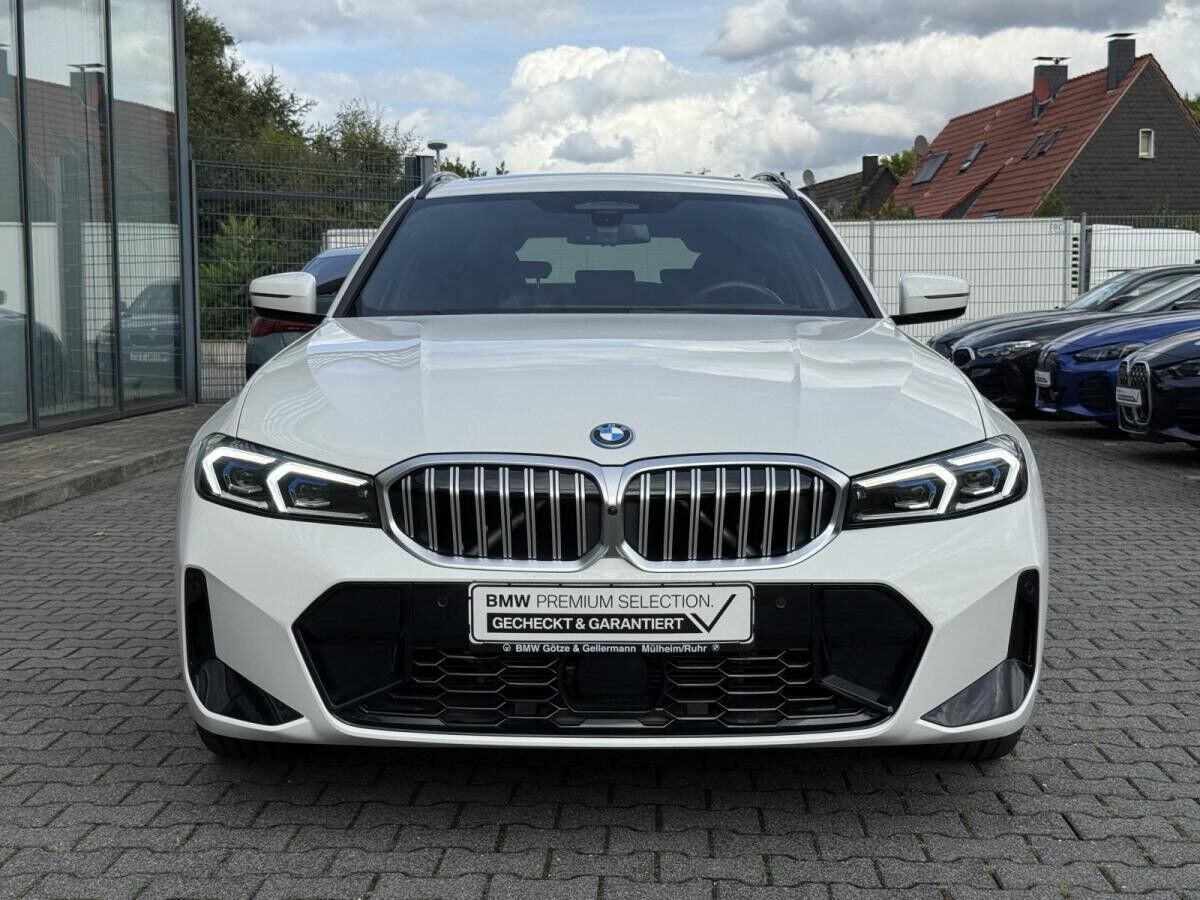 BMW 330 e Touring M Sportpaket Stop&Go FACLIFT BMW 330 e Touring M Sportpaket Stop&Go FACLIFT