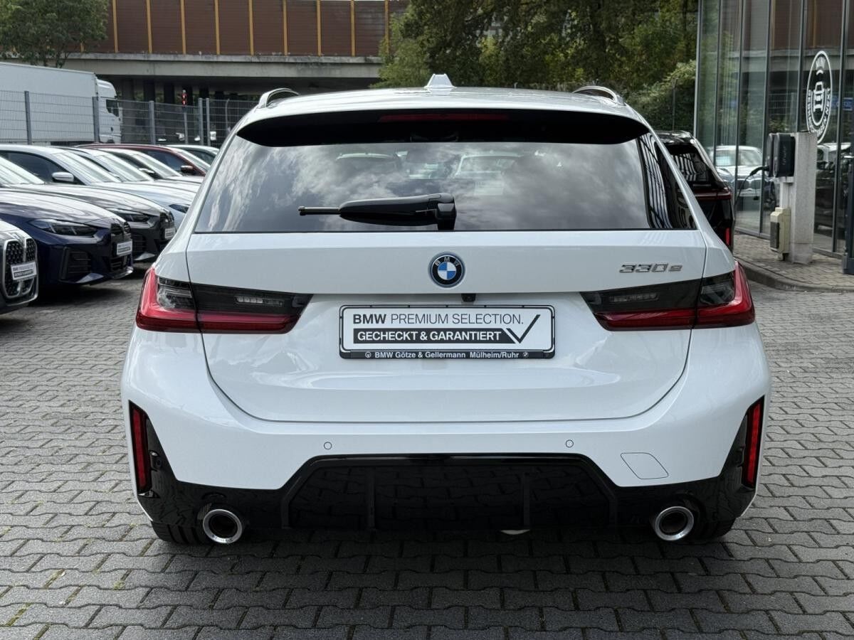 BMW 330 e Touring M Sportpaket Stop&Go FACLIFT BMW 330 e Touring M Sportpaket Stop&Go FACLIFT