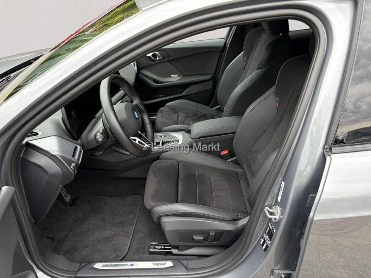 BMW 120 M Sport / NP= 51.220,- / AHK / Bowers /