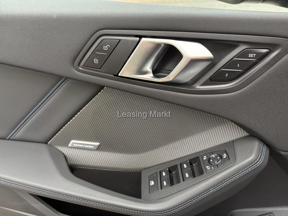 BMW 120 M Sport / NP= 51.220,- / AHK / Bowers /