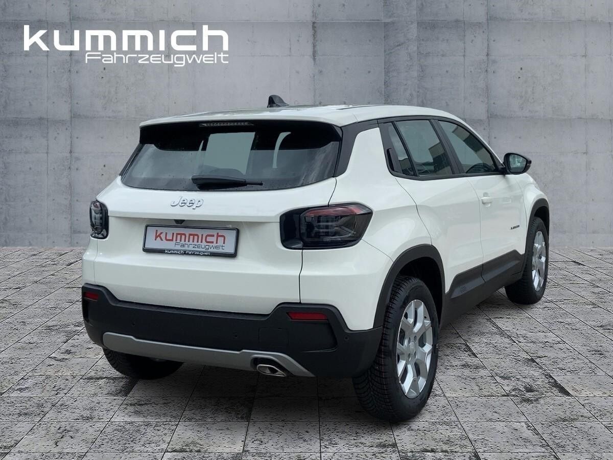 Jeep Avenger Altitude e-Hybrid mit Allwetterreifen&Winterpaket