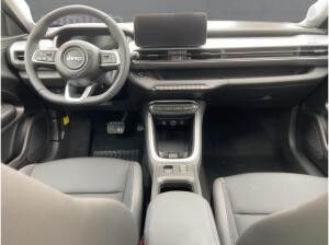 Jeep Avenger Altitude e-Hybrid mit Allwetterreifen&Winterpaket