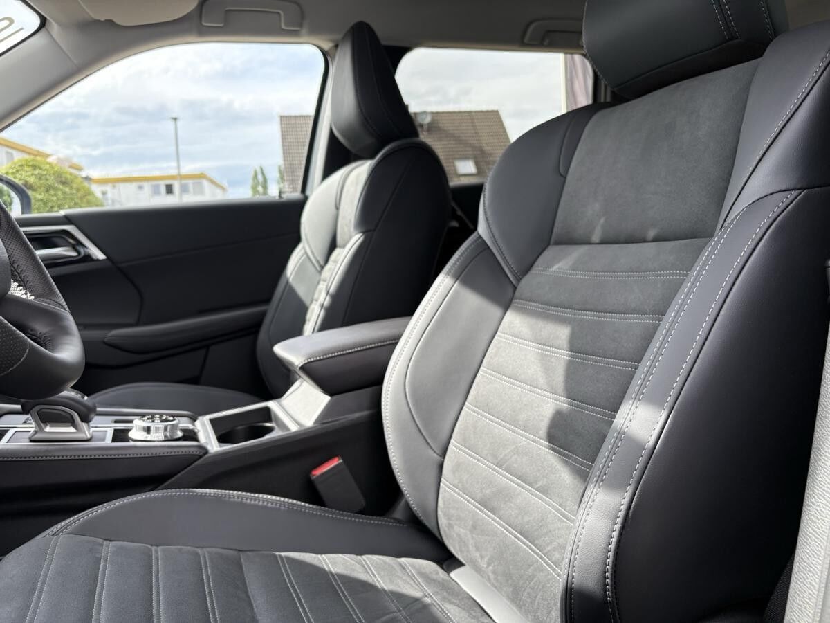 Mitsubishi Outlander Plug-in Hybrid Intro Edition 2.4l