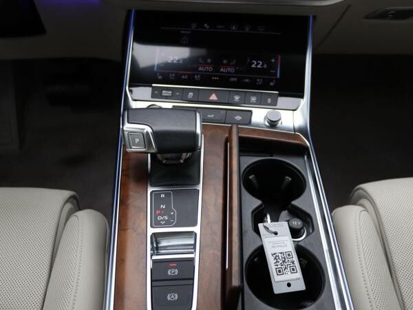 Audi A6 Limousine design 50 TDI quattro / Pano, AHK