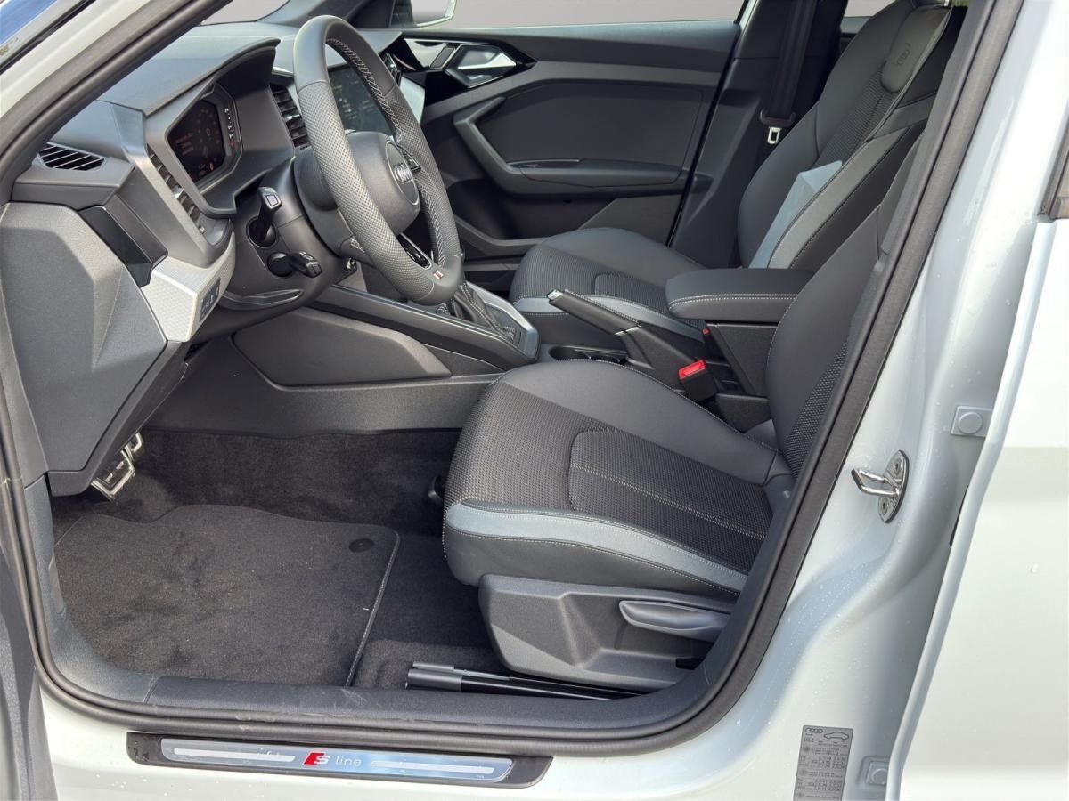 Audi A1 Sportback S line 35 TFSI S tronic Optik schw.